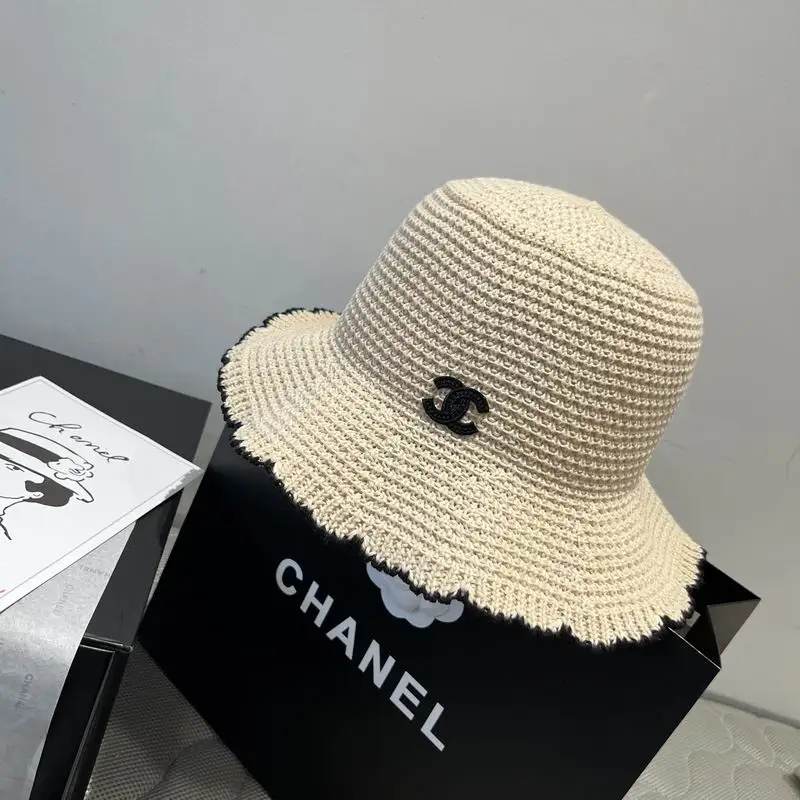 Chanel top hat dx167